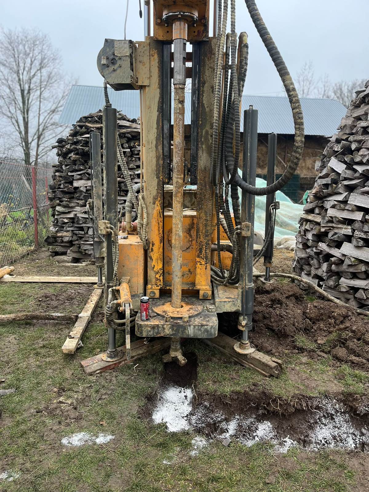 Utilaj hidraulic de foraj